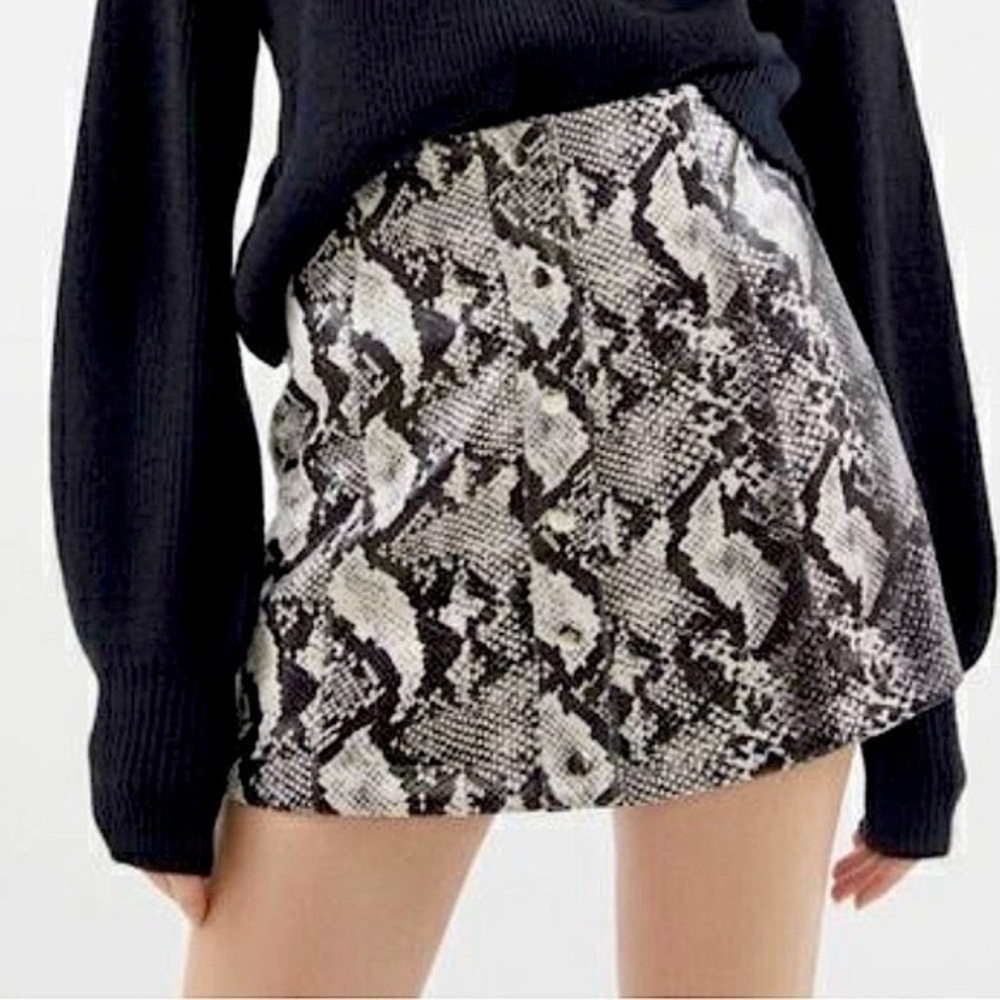 New Urban Outfitters Snake Print Faux Leather Mini Skirt, S